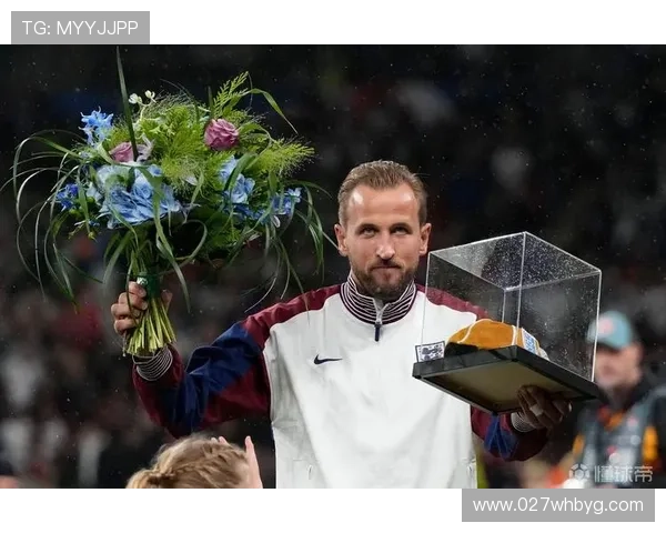 宽萨首秀成英格兰队史第1297位球员荣获纪念帽子庆祝新里程碑